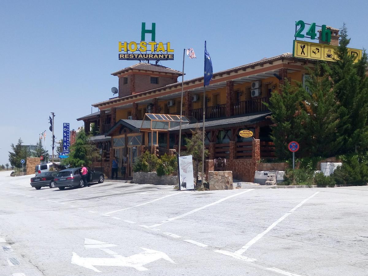 Hostal Sierra De באזה מראה חיצוני תמונה