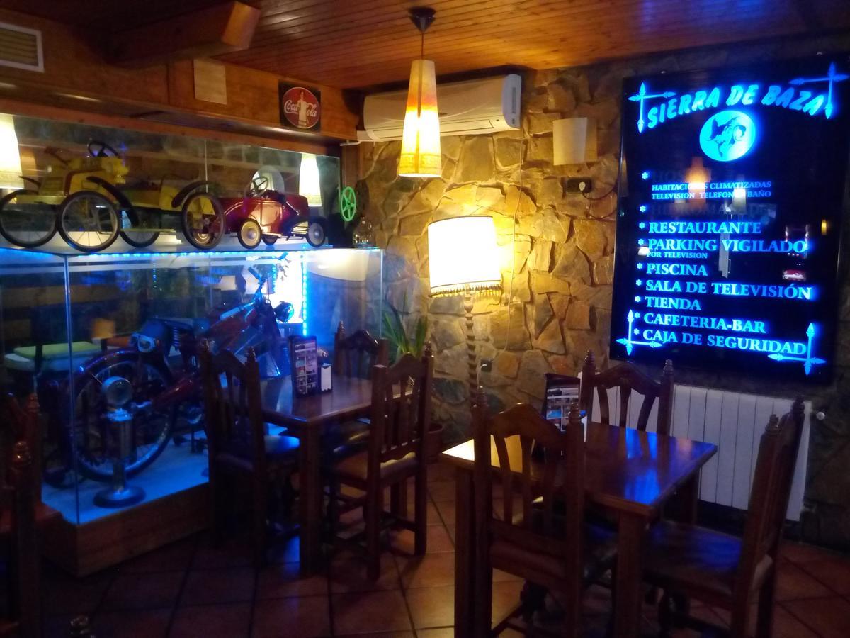 Hostal Sierra De באזה מראה חיצוני תמונה