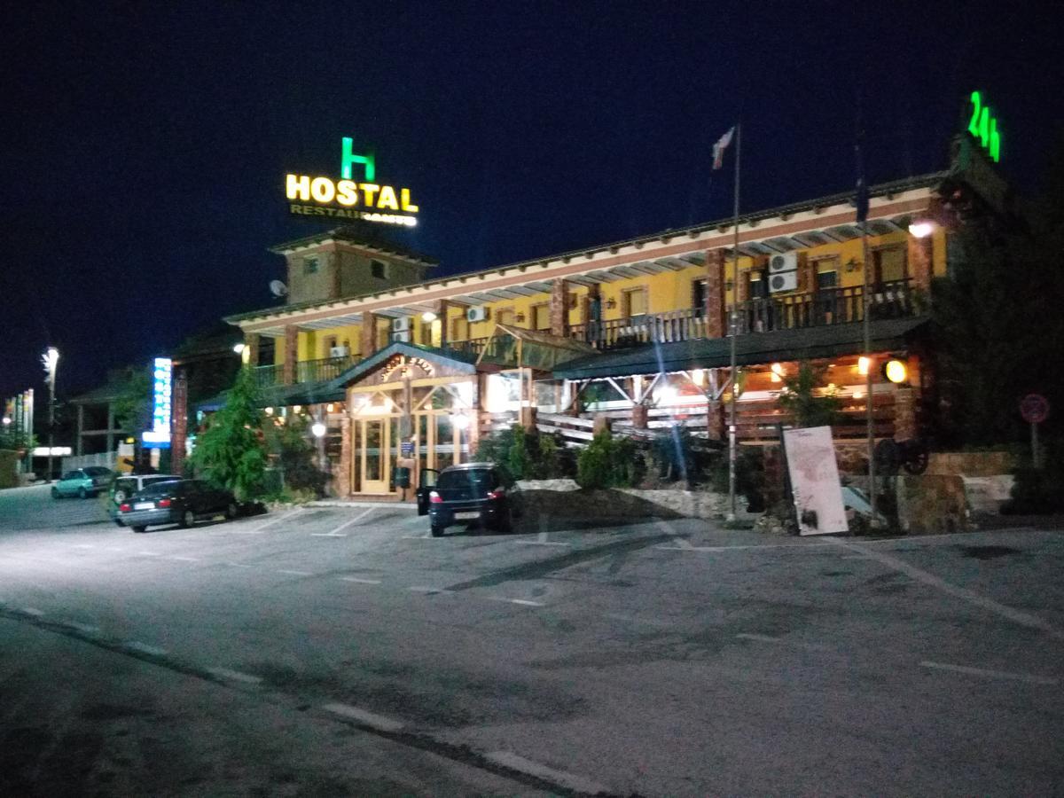 Hostal Sierra De באזה מראה חיצוני תמונה