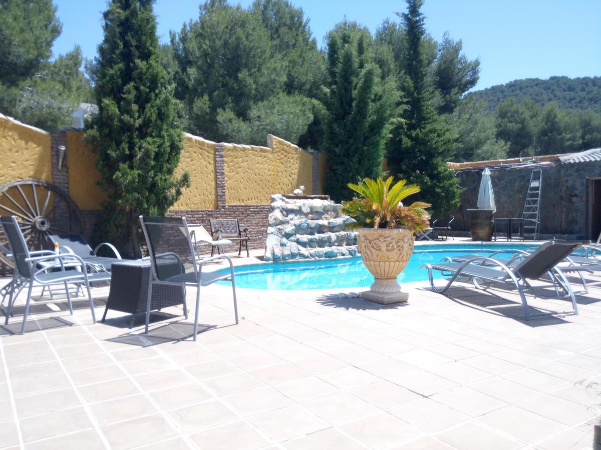 Hostal Sierra De באזה מראה חיצוני תמונה